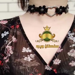 "طوق رقبة جلد جريء بتصميم وردة"