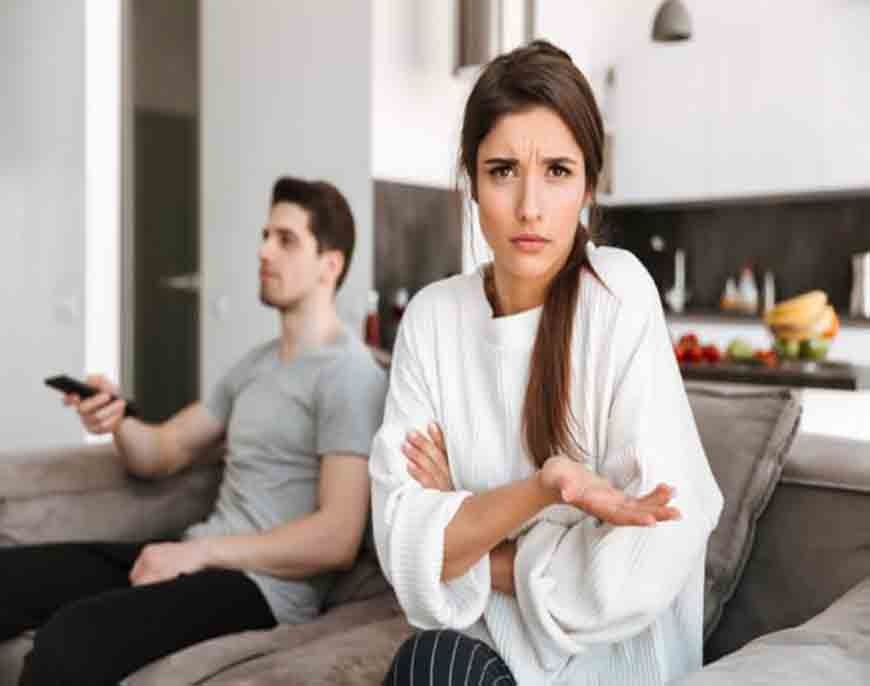 زوجي لا يبادر فى العلاقة الحميمية كيف أتعامل معه؟