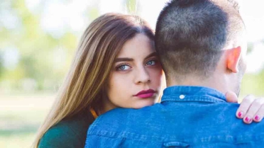 زوجي اعترف أنه يحب غيري